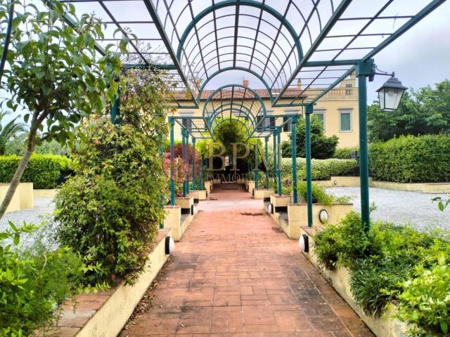 Appartamento in vendita di 150 m² in Via della Prugnoliccia, 103