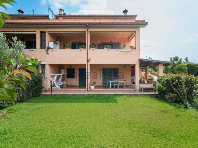 Appartamento in vendita di 150 m² in Via delle Spinareta, 47