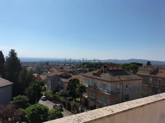Appartamento in vendita di 150 m² in Via delle Vigne, 10