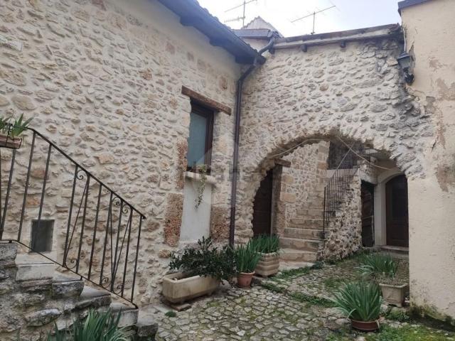 Appartamento in vendita di 150 m² in Via delle Ville
