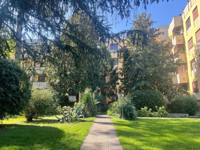Appartamento in vendita di 150 m² in Via di Grotta Perfetta, 566
