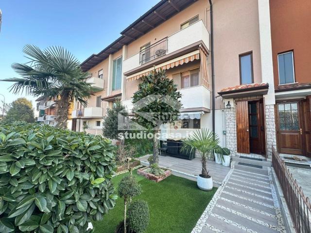 Appartamento in vendita di 150 m² in Via E. Zelioli L