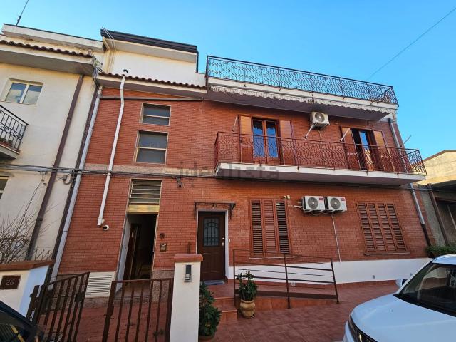 Appartamento in vendita di 150 m² in Via F. Faranda, 26