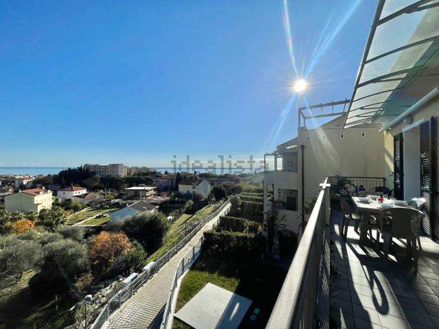 Appartamento in vendita di 150 m² in Via Felice Cascione