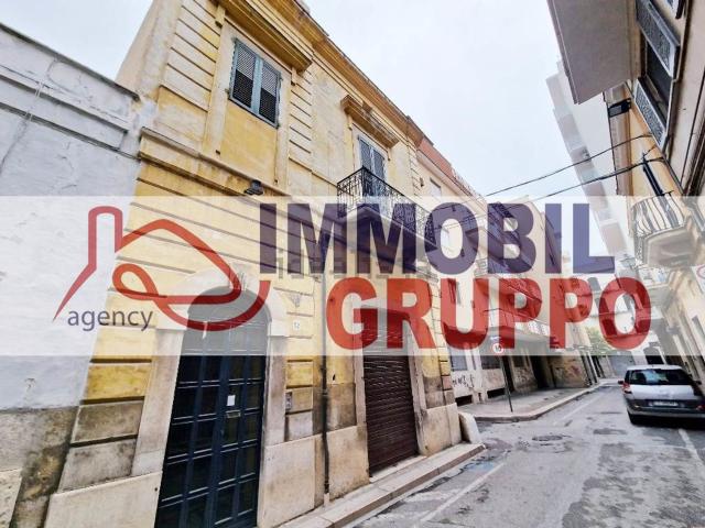 Appartamento in vendita di 150 m² in Via Felice Cavallotti