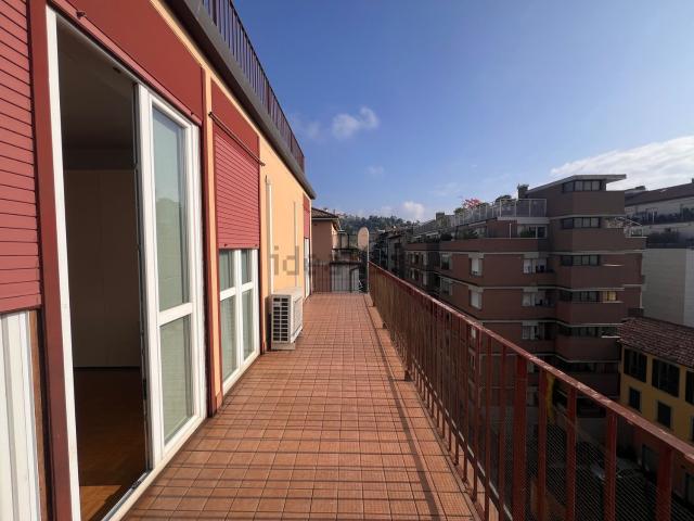 Appartamento in vendita di 150 m² in Via Francesco Nullo, 2