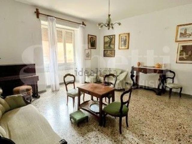 Appartamento in vendita di 150 m² in Via Francesco Bulgarini