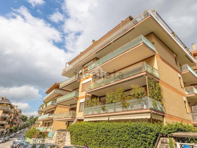 Appartamento in vendita di 150 m² in Via Francesco D&apos Ovidio, 33