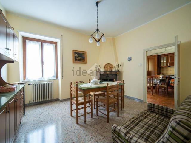 Appartamento in vendita di 150 m² in Via Francesco Pierini, 3