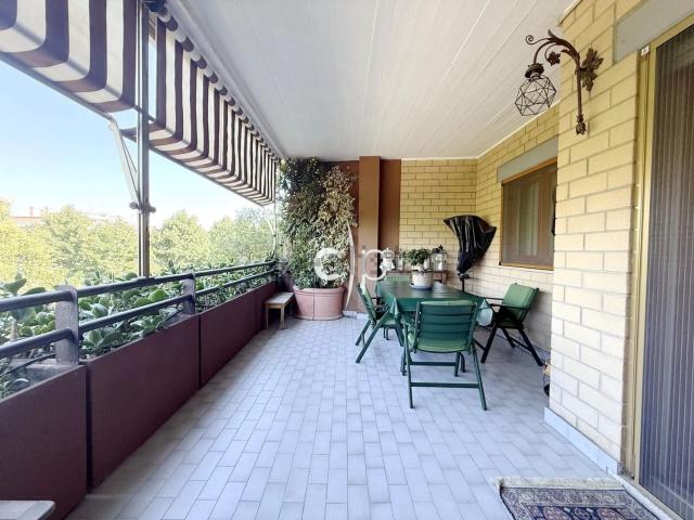 Appartamento in vendita di 150 m² in Via Iris Versari