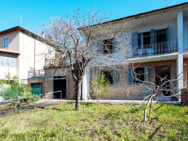 Appartamento in vendita di 150 m² in Via O. Nelli