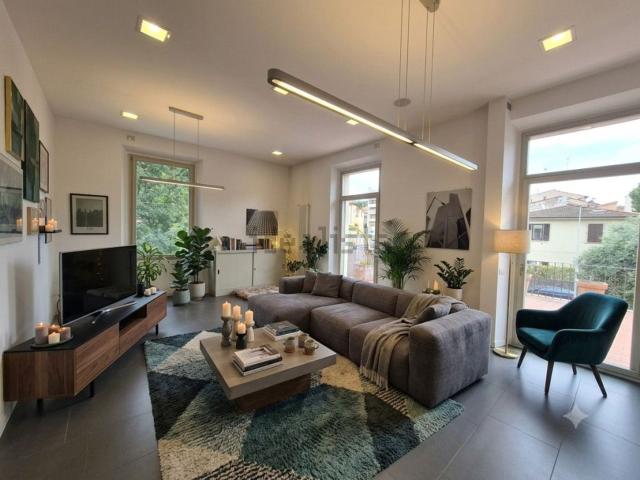 Appartamento in vendita di 150 m² in Via Ottaviano Fabrizio Mossotti