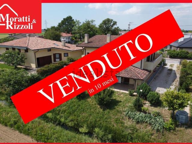 Appartamento in vendita di 150 m² in Via Lottizzazione la Spessa, 11