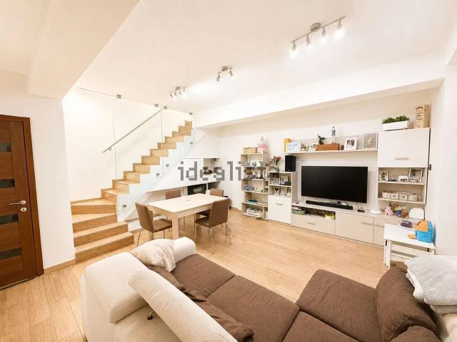 Appartamento in vendita di 150 m² in Via Loreto