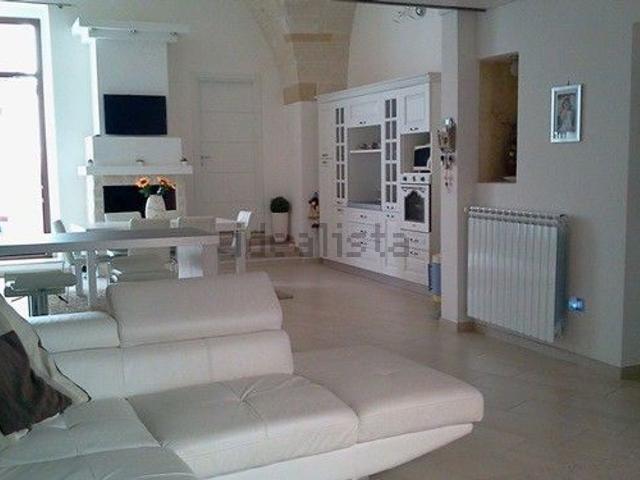 Appartamento in vendita di 150 m² in Via Lauro