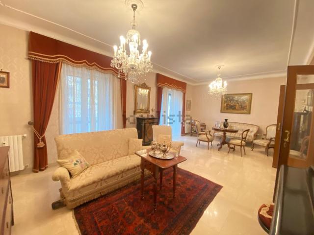 Appartamento in vendita di 150 m² in Via Lazio, 25
