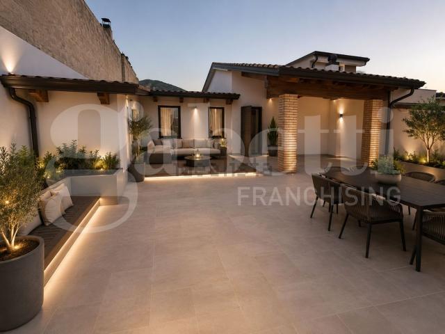 Appartamento in vendita di 150 m² in Via Lazio