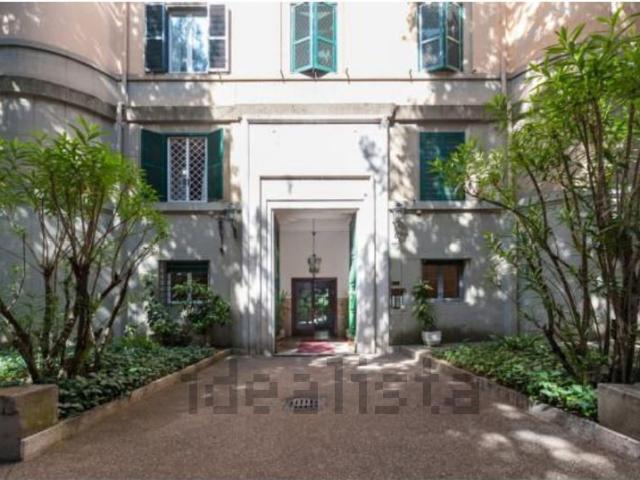 Appartamento in vendita di 150 m² in Via Lariana, 7