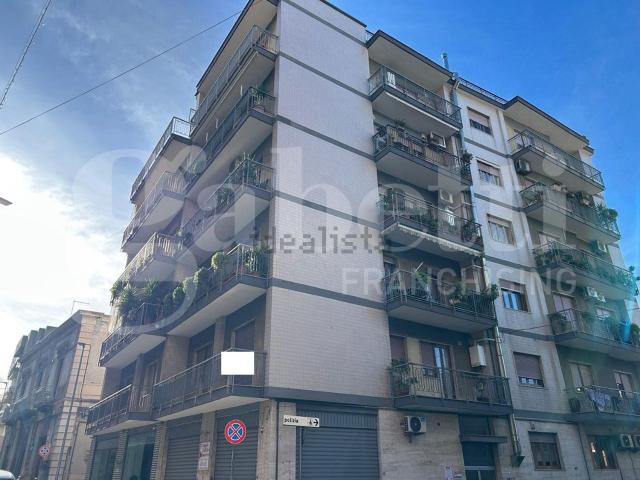 Appartamento in vendita di 150 m² in Via Luigi Settembrini, 1