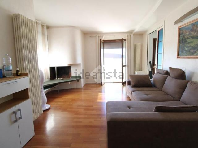 Appartamento in vendita di 150 m² in Via Lungofoglia, 17