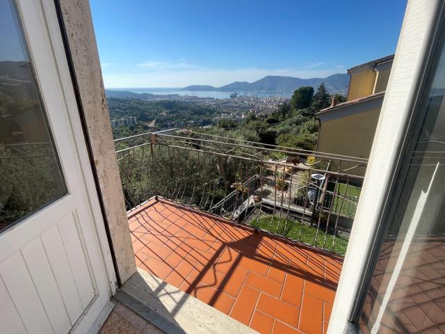 Appartamento in vendita di 150 m² in Via monte Fosco