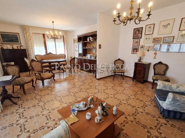 Appartamento in vendita di 150 m² in Via Montebello, 31