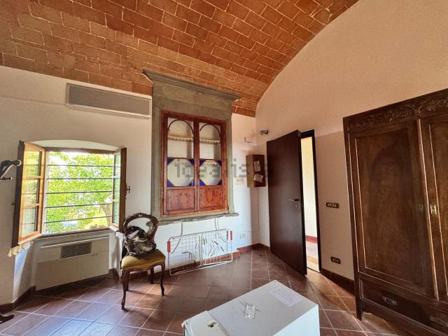 Appartamento in vendita di 150 m² in Via Montecampolesi, 20