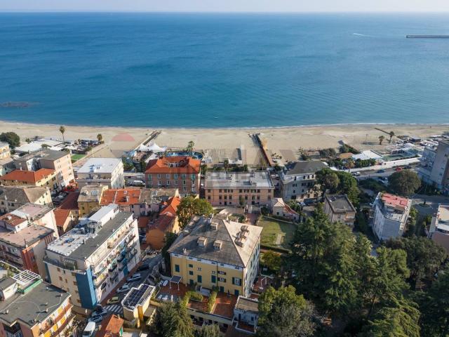 Appartamento in vendita di 150 m² in Via Matteo Repetto, 104