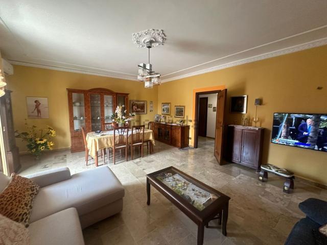 Appartamento in vendita di 150 m² in Via Mattia Preti, 2