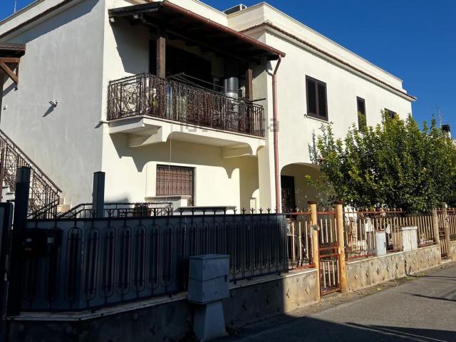 Appartamento in vendita di 150 m² in Via Mauro Angelina, 14
