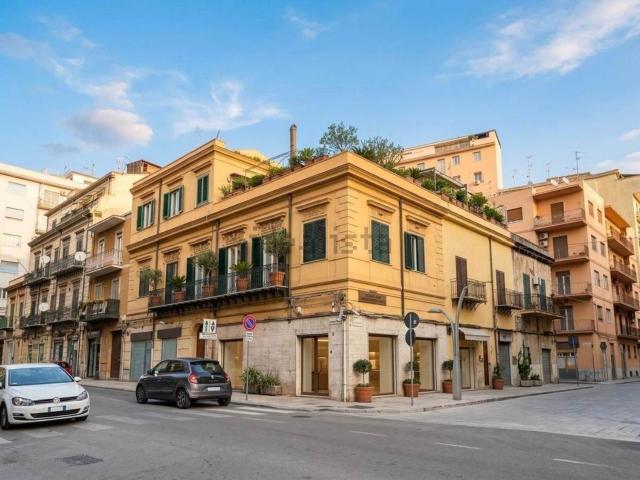 Appartamento in vendita di 150 m² in Via Marchese di Roccaforte, 24