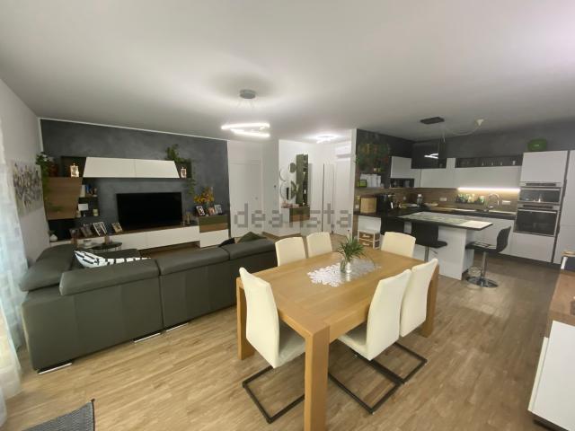 Appartamento in vendita di 150 m² in Via Massimo Gorky, 15