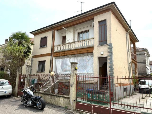 Appartamento in vendita di 150 m² in Via Milano, 49