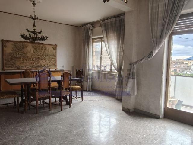 Appartamento in vendita di 150 m² in Via Nino Bixio, 166