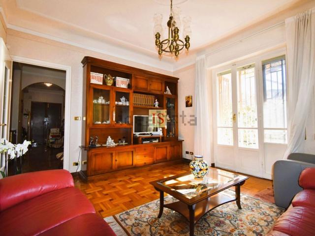 Appartamento in vendita di 150 m² in Via Nuvoloni, 8