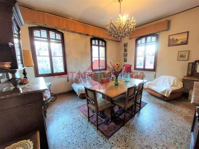 Appartamento in vendita di 150 m² in Via Sandro Gallo, 28