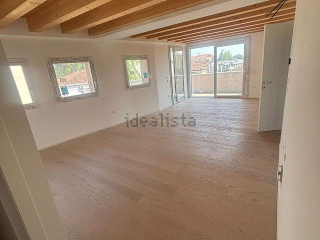 Appartamento in vendita di 150 m² in Via Santa Bona Vecchia