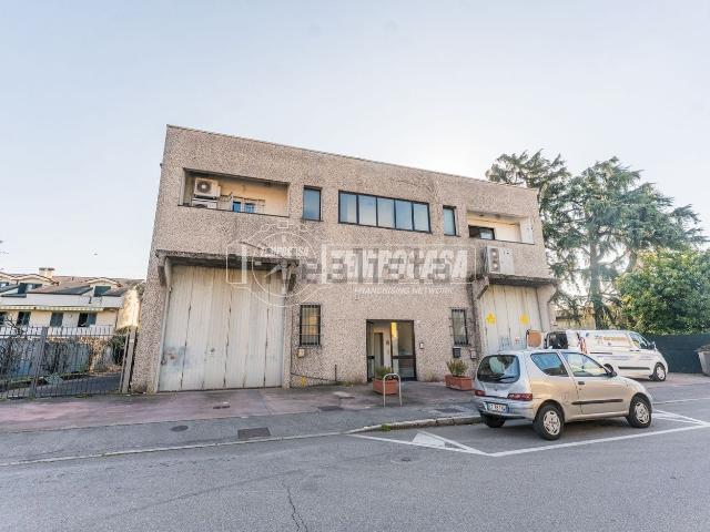 Appartamento in vendita di 150 m² in Via Stelvio, 19