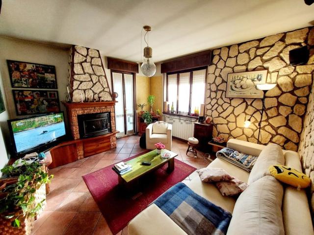 Appartamento in vendita di 150 m² in Via Padre Glisente, 13