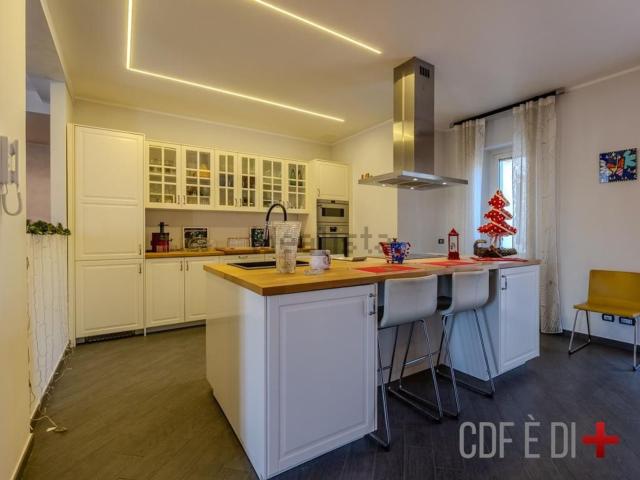 Appartamento in vendita di 150 m² in Via Paolo Borsellino