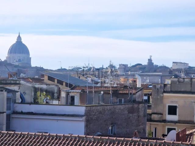 Appartamento in vendita di 150 m² in Via Paolo Emilio, 1