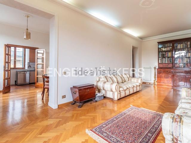 Appartamento in vendita di 150 m² in Via Paolo Emilio