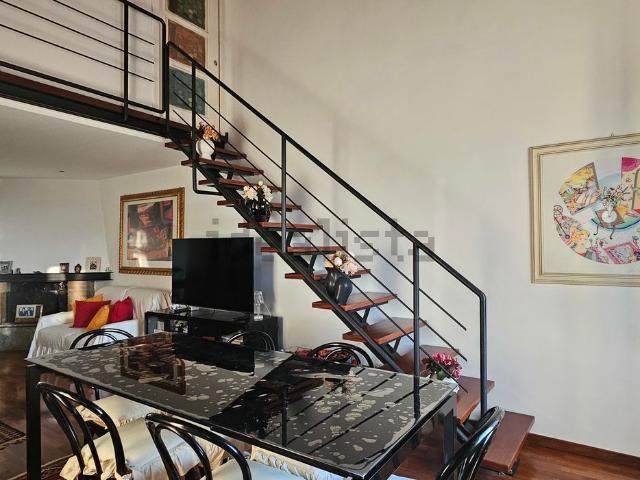 Appartamento in vendita di 150 m² in Via Pergolesi