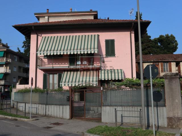 Appartamento in vendita di 150 m² in Via Provinciale, 42