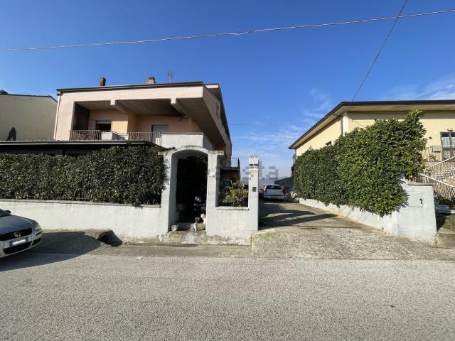 Appartamento in vendita di 150 m² in Via Provinciale 61, 26