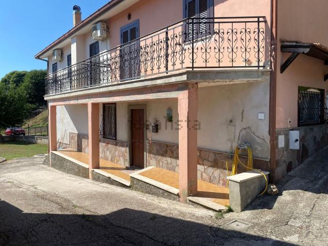 Appartamento in vendita di 150 m² in Via Quadrelle