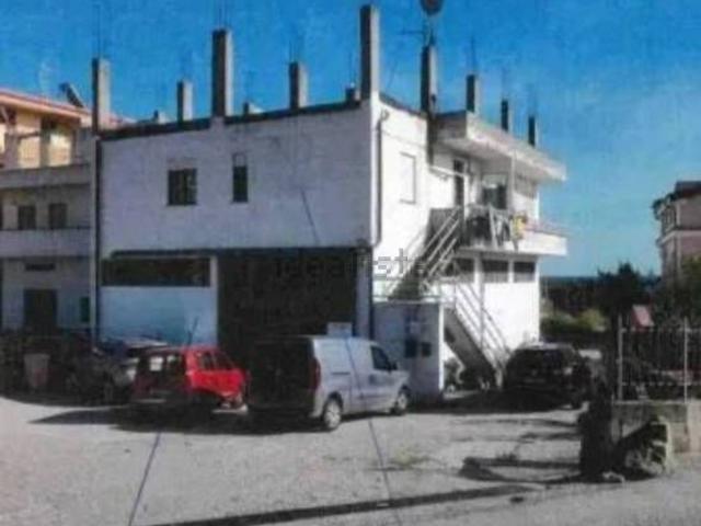 Appartamento in vendita di 150 m² in Via Roccani