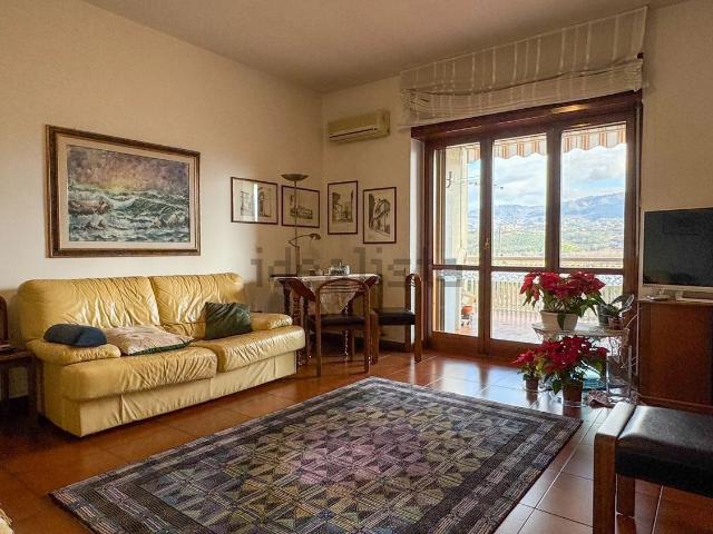 Appartamento in vendita di 150 m² in Via Repaci, 50