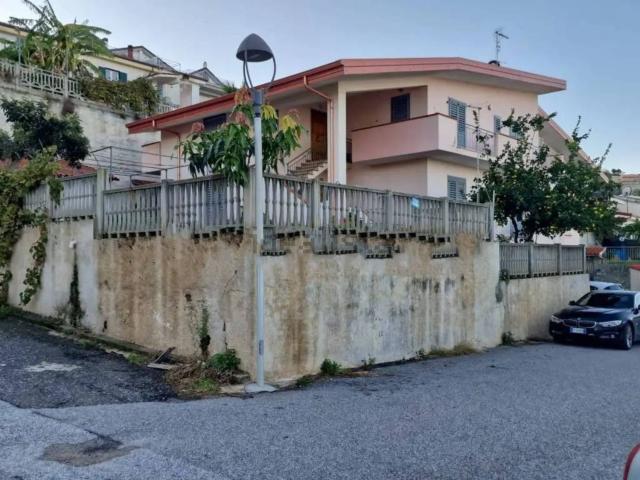 Appartamento in vendita di 150 m² in Via Riviera Prangi