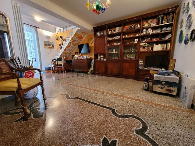 Appartamento in vendita di 150 m² in Via Torino
